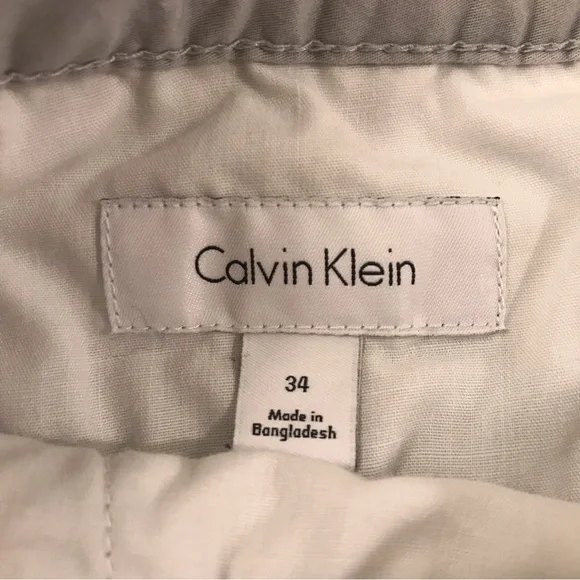 Calvin Klein Gray Slim Fit Shorts - Size 34 - Picture 5 of 8